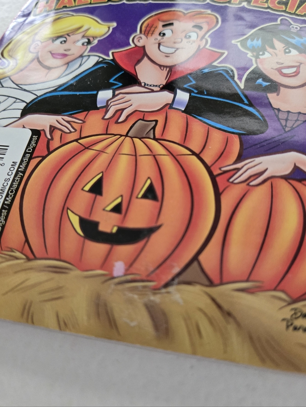 2 Archie Digest Comics Halloween Special Christmas 2 Archie Digest Magazines - Picture 7 of 9